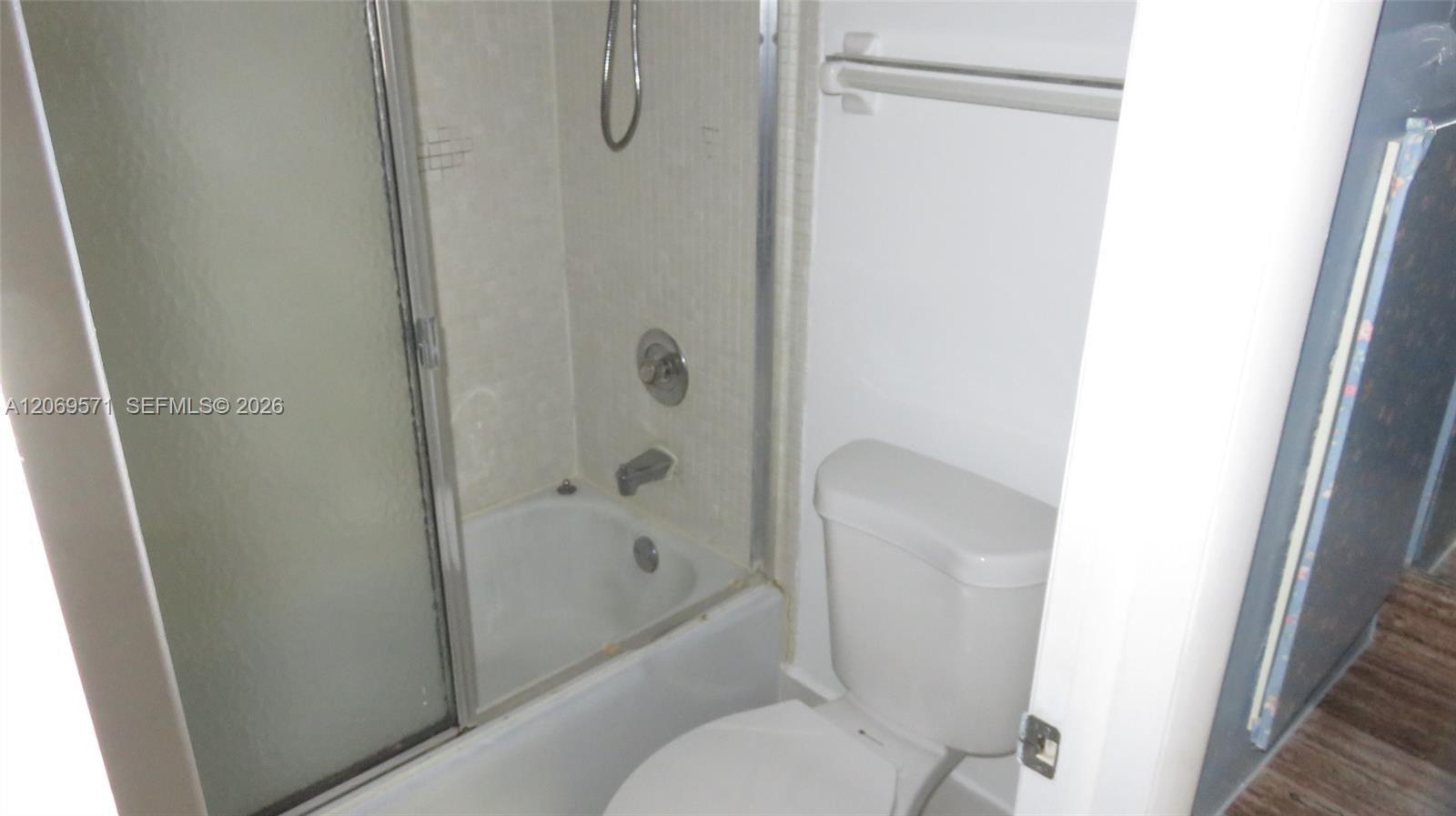 A12069571 Property Photo 24