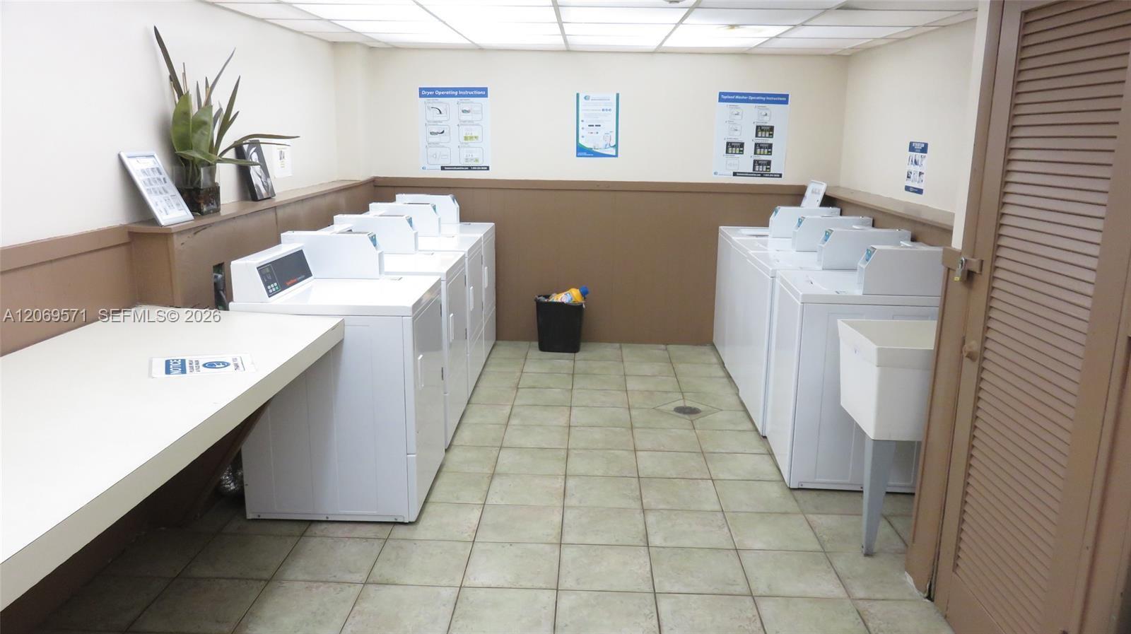 A12069571 Property Photo 25