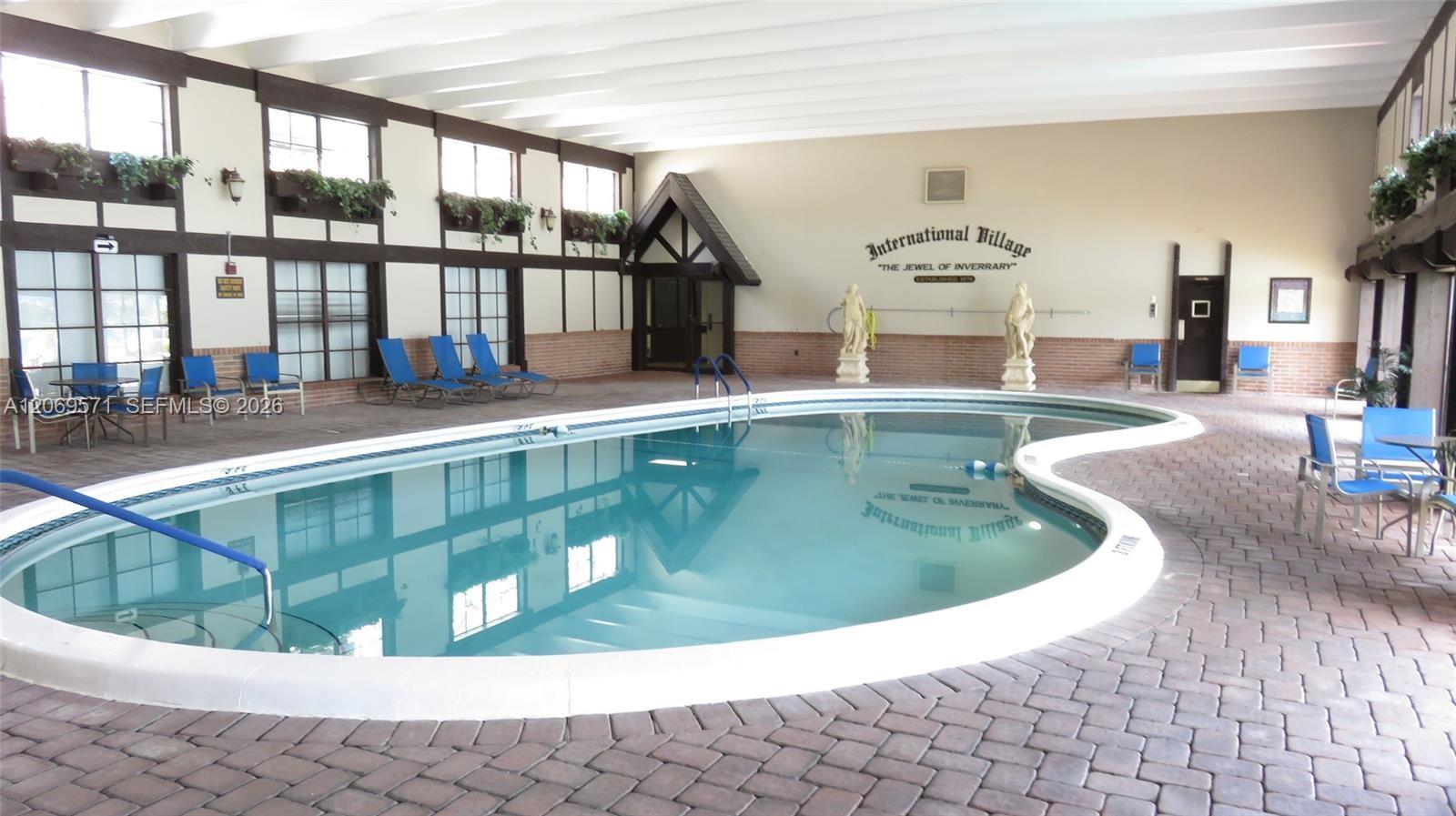 A12069571 Property Photo 32