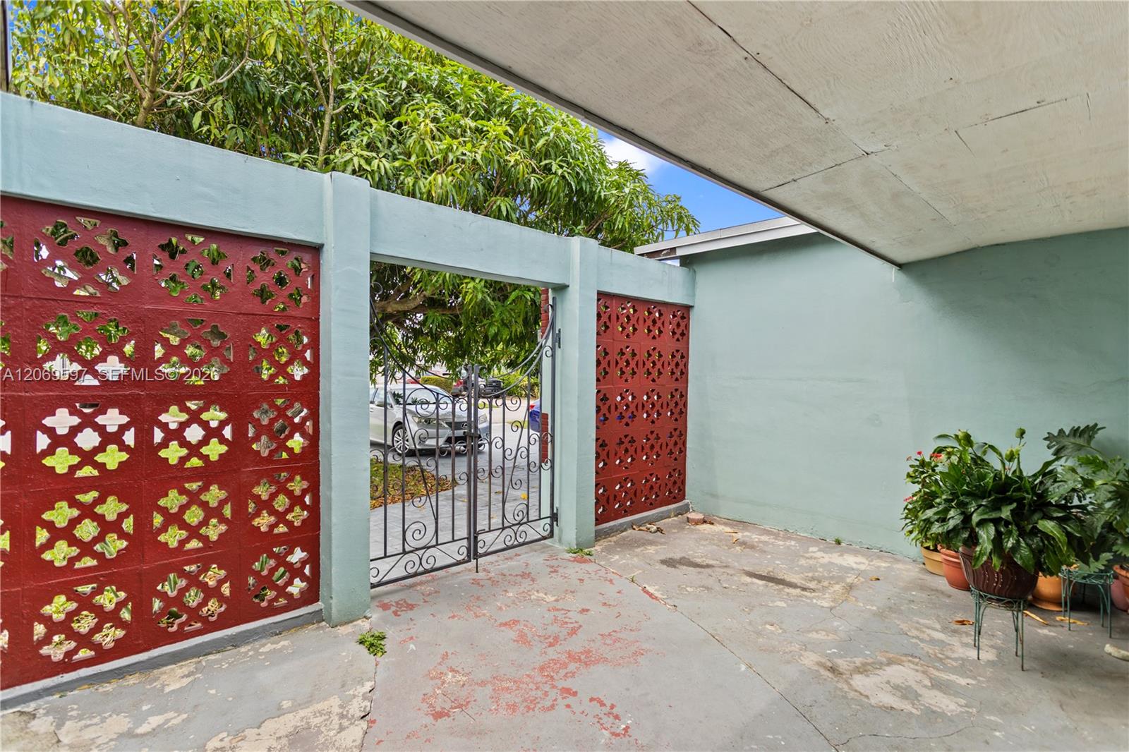 7531 Harbour Boulevard Property Photo 3