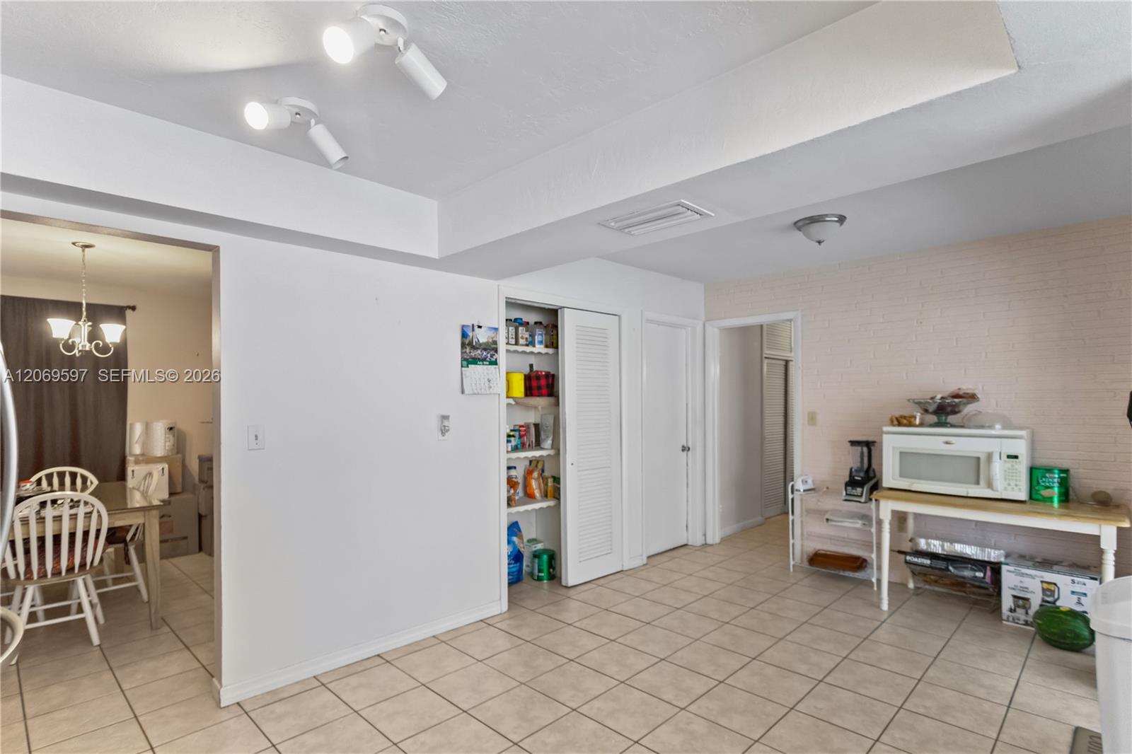 7531 Harbour Boulevard Property Photo 16