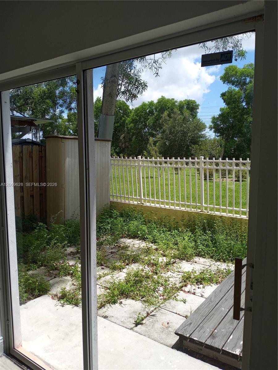 18125 Nw 74th Court 18125 Property Photo 6