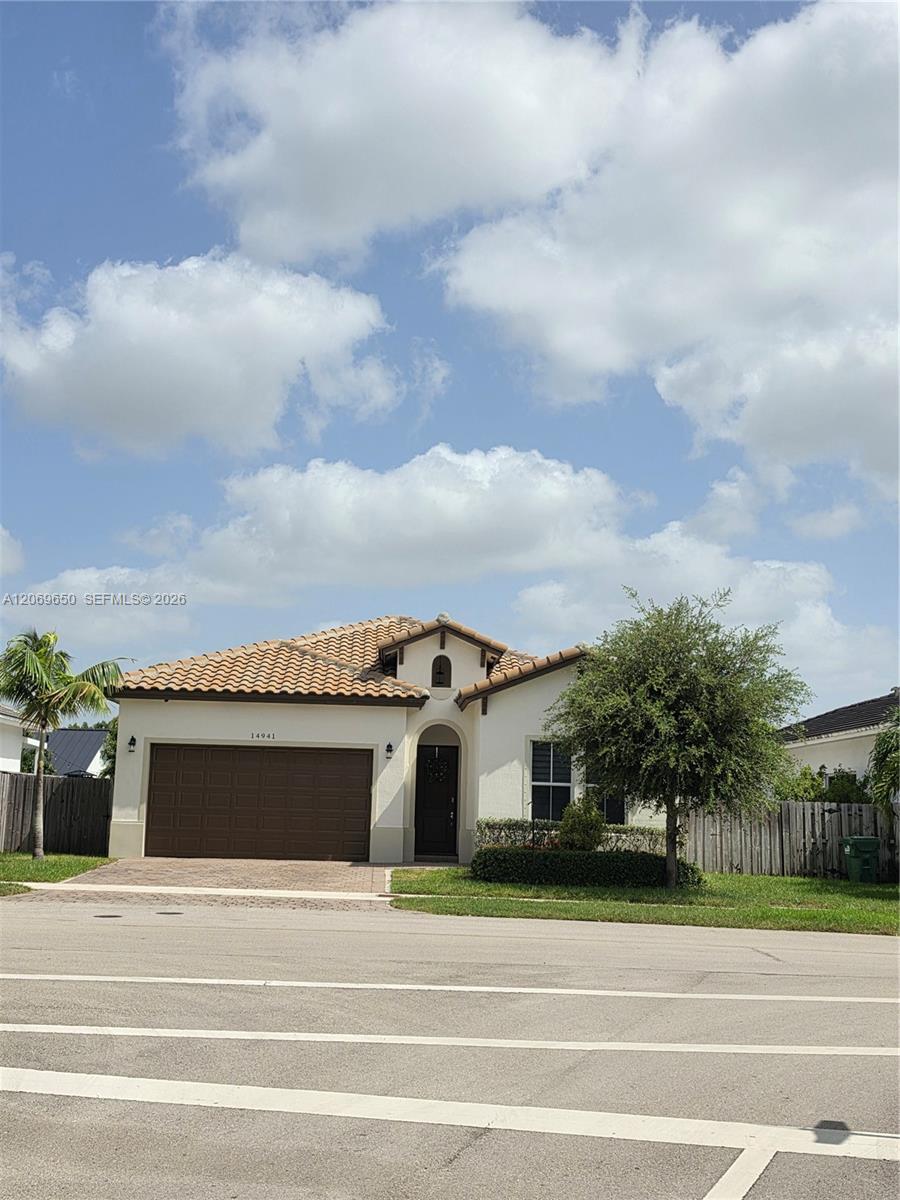 A12069650 Property Photo 1