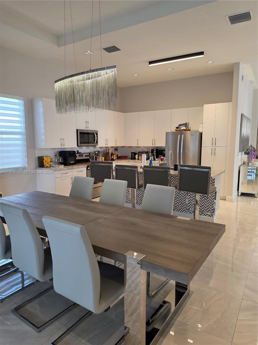A12069650 Property Photo 2