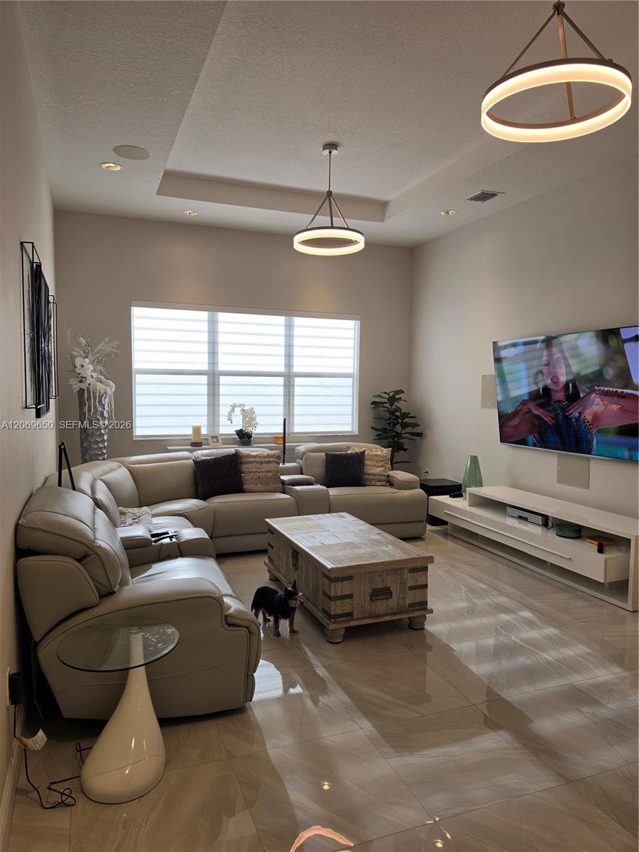 A12069650 Property Photo 4
