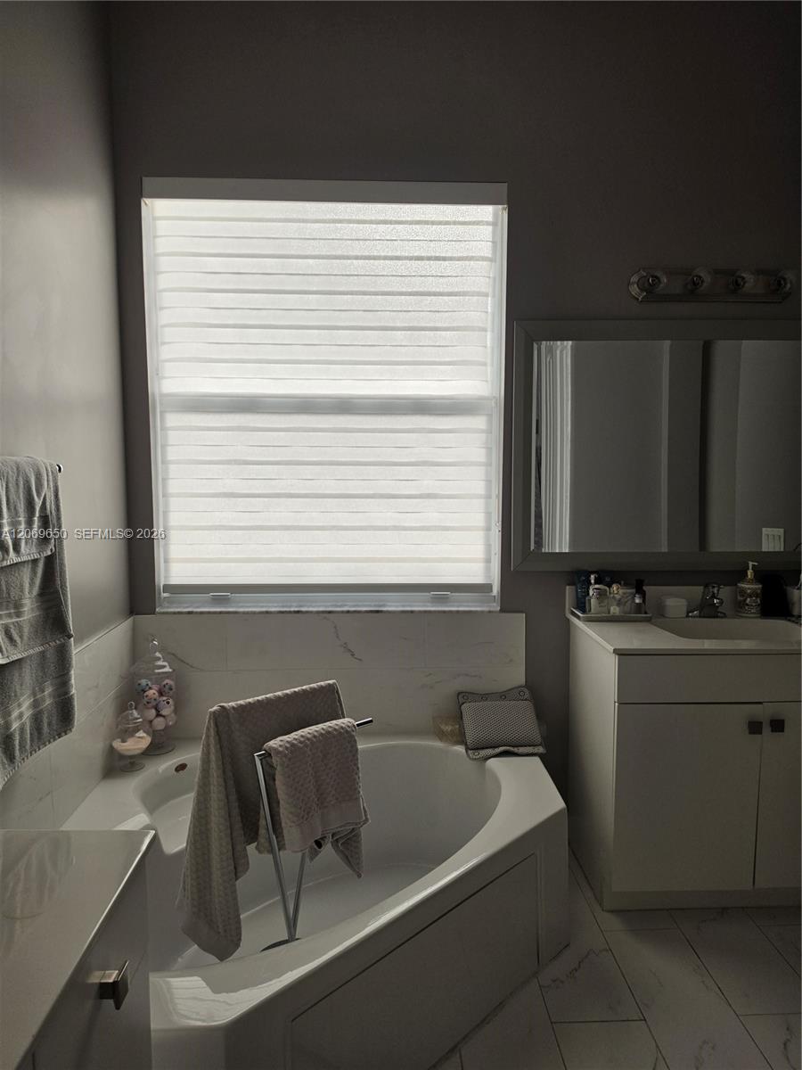 A12069650 Property Photo 15