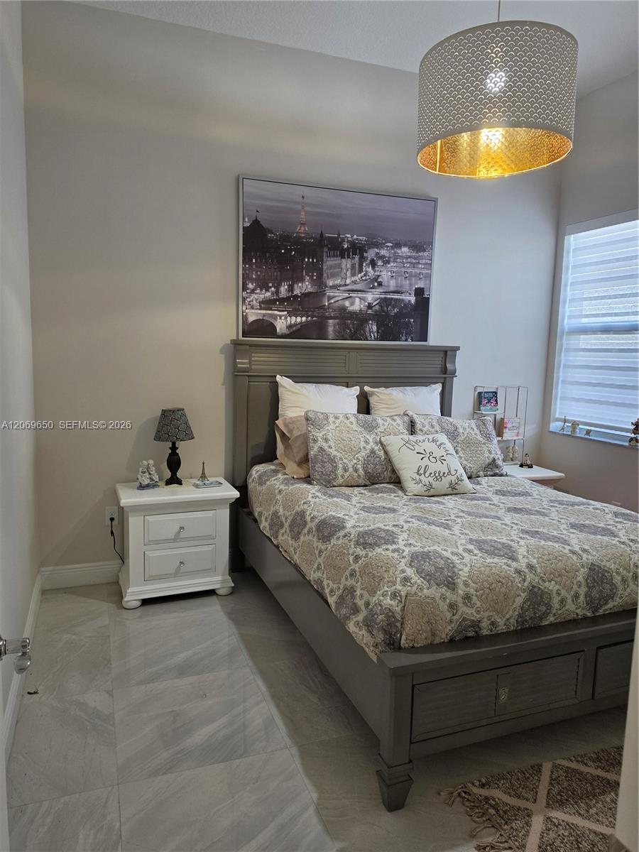 A12069650 Property Photo 17
