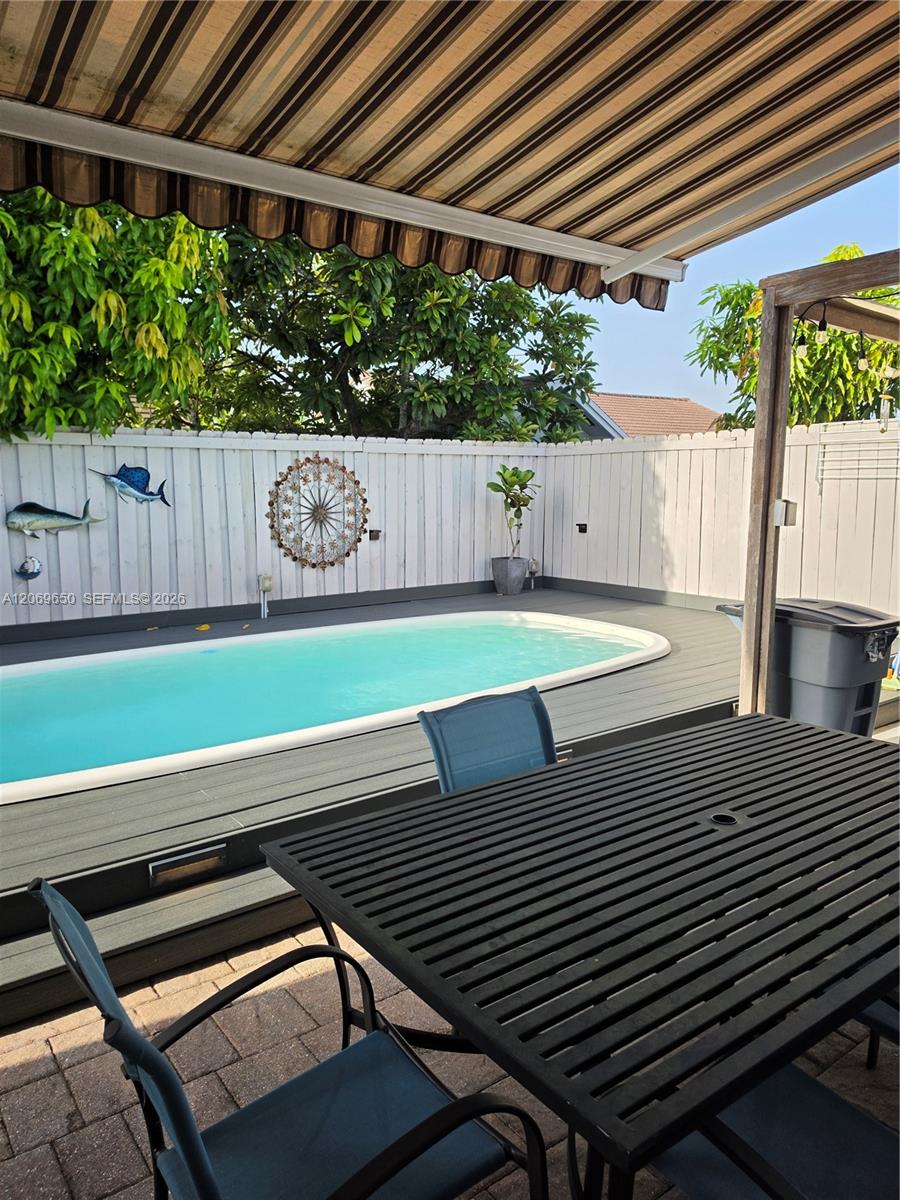 A12069650 Property Photo 22
