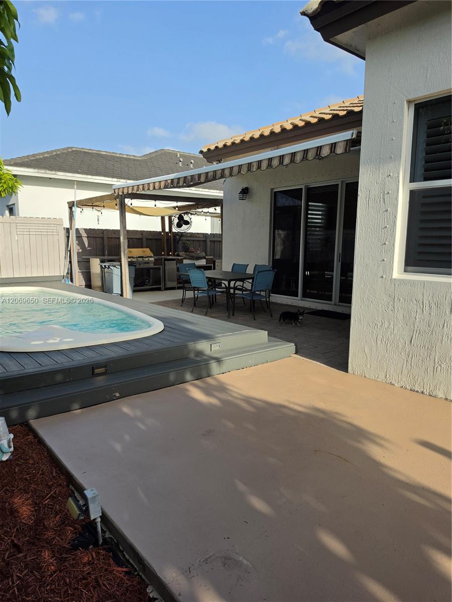A12069650 Property Photo 24