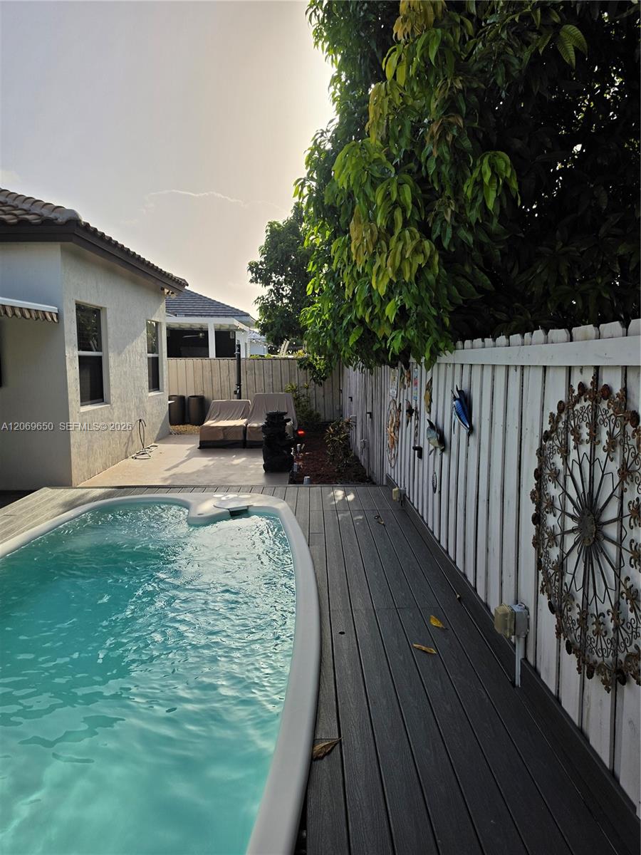 A12069650 Property Photo 26