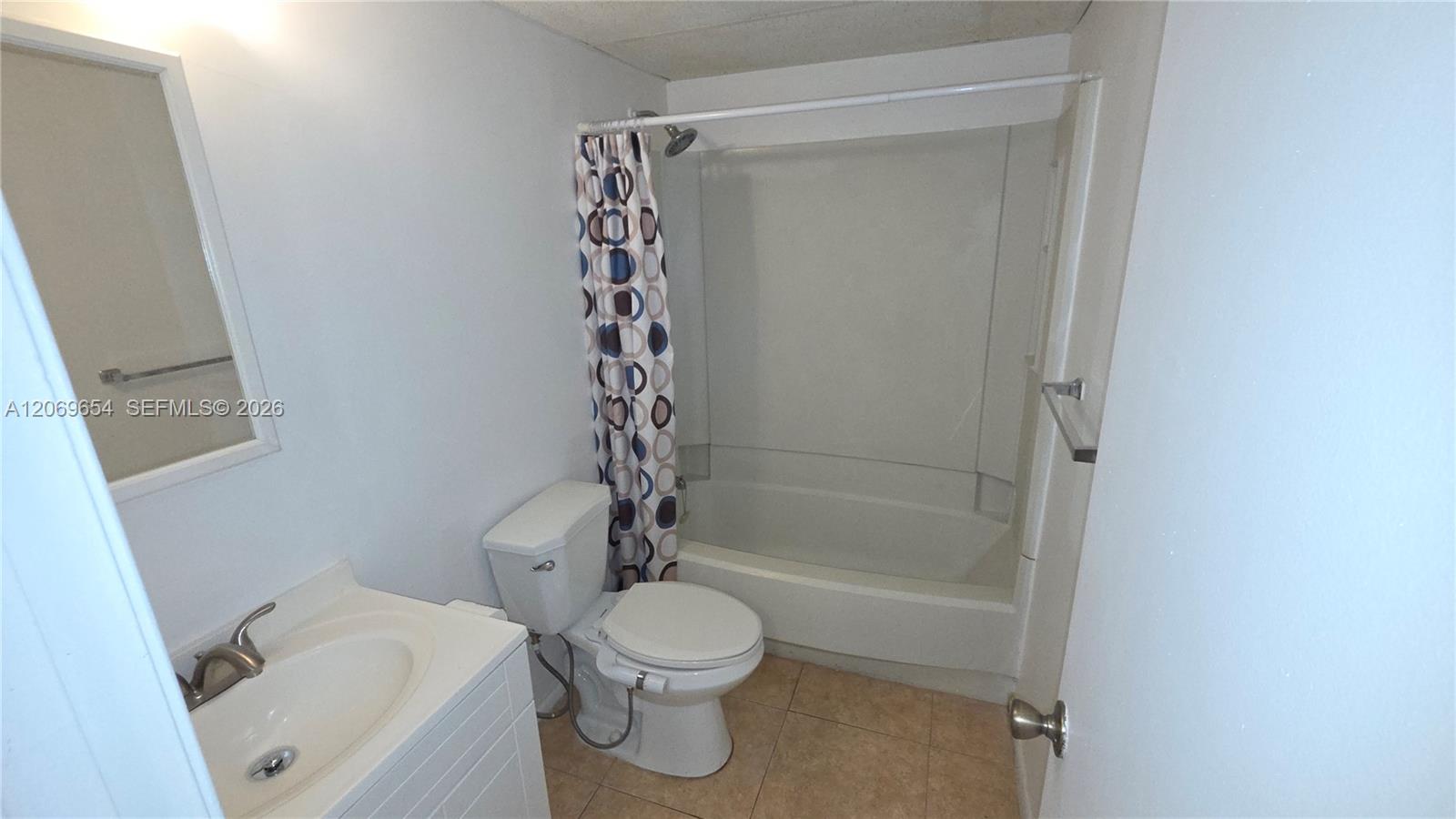 2501 Riverside Drive 212-a Property Photo 4