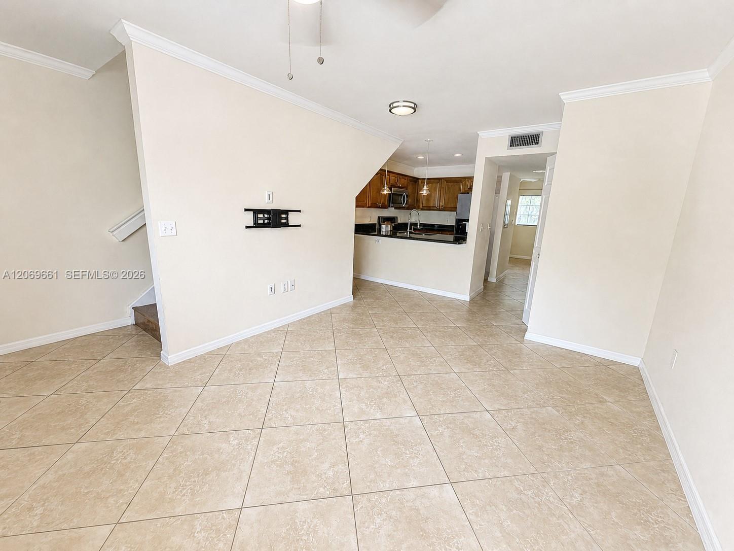 1000 Palm Trail 3 Property Photo 2