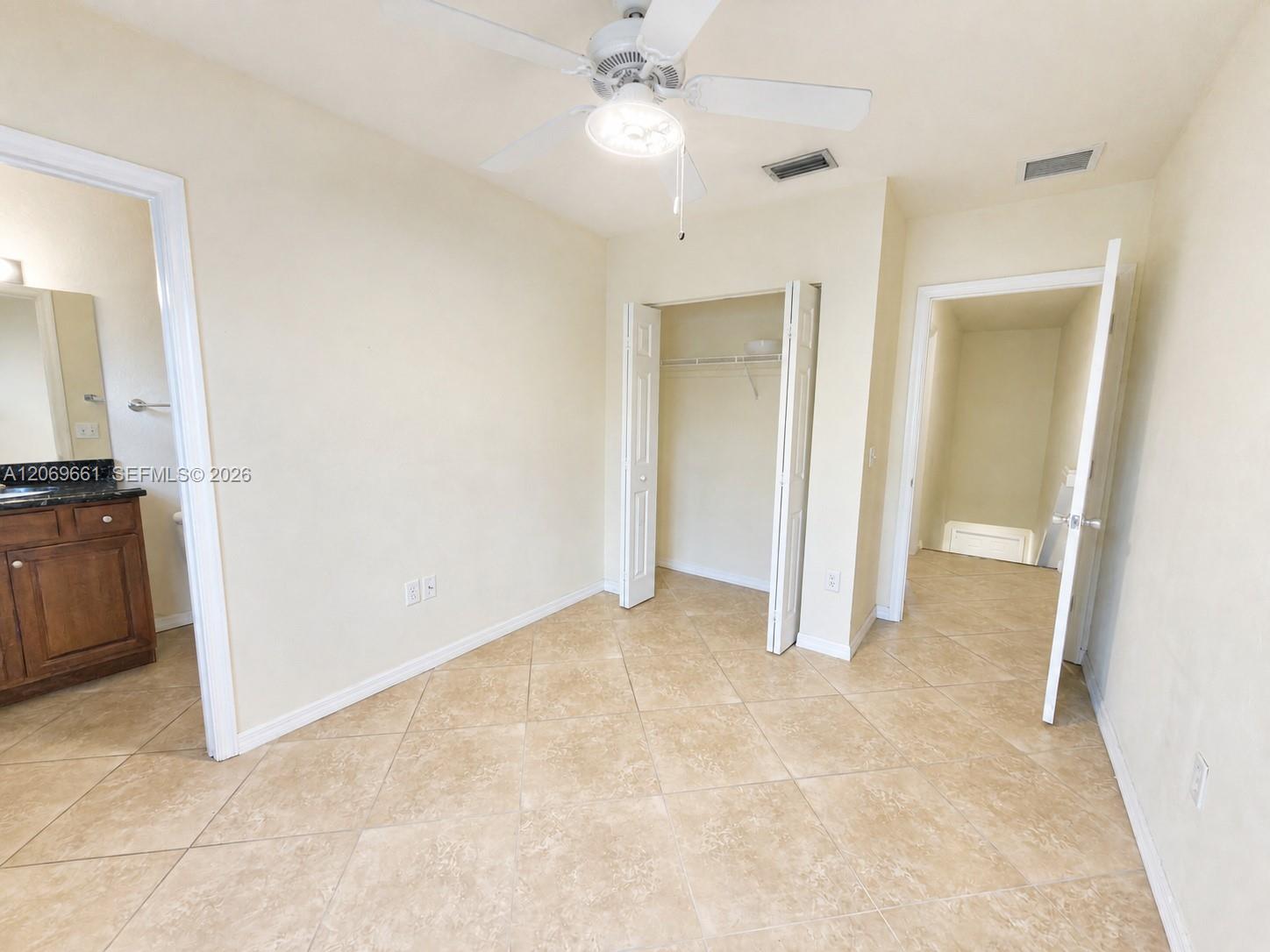 1000 Palm Trail 3 Property Photo 5