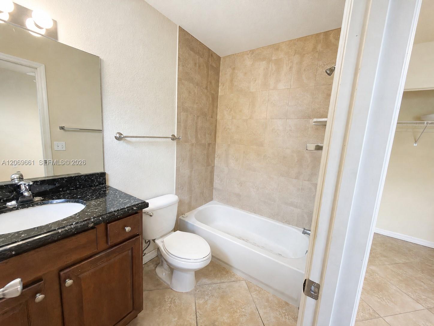 1000 Palm Trail 3 Property Photo 6
