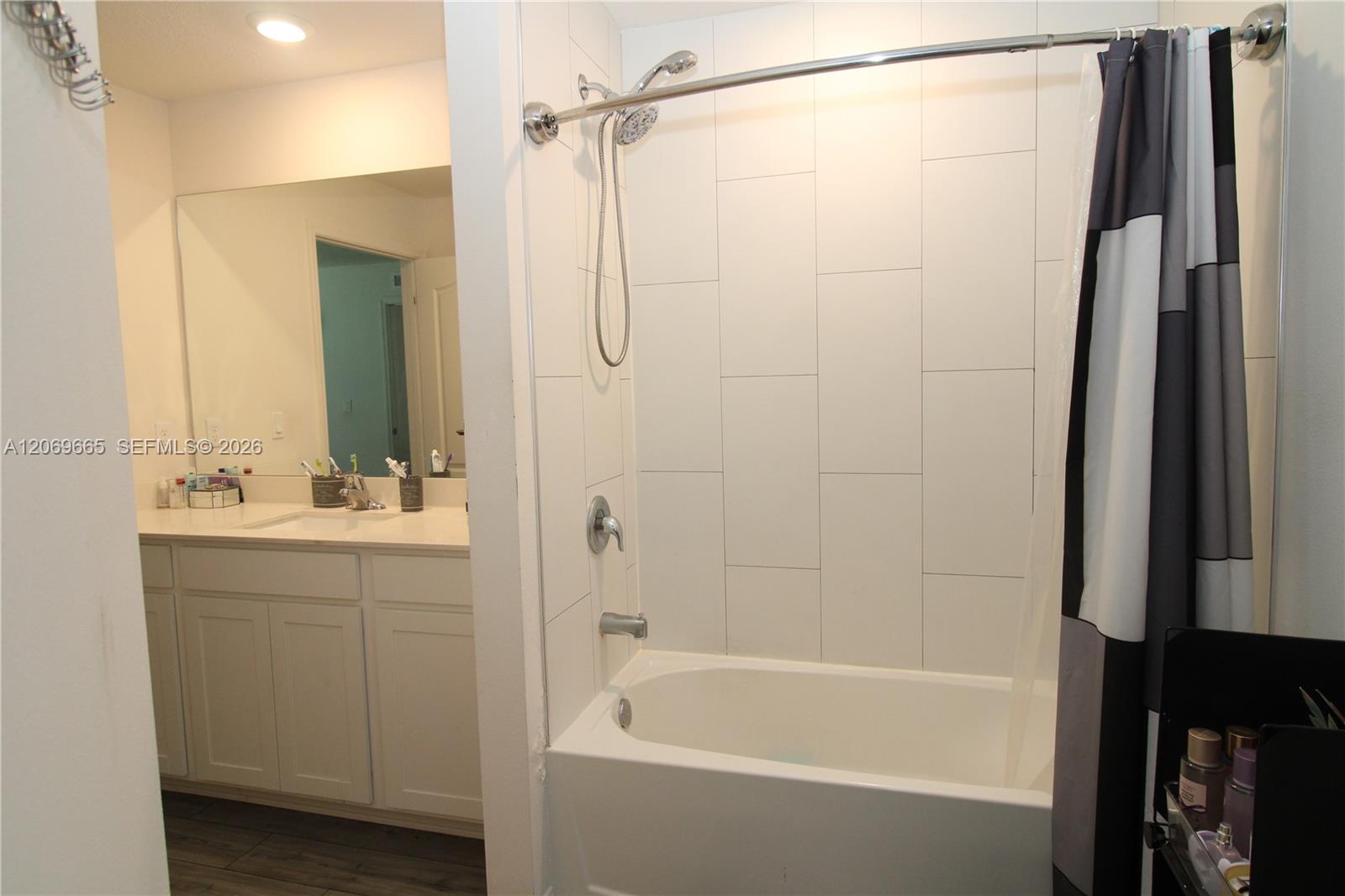 5424 Fantasy Drive Property Photo 9