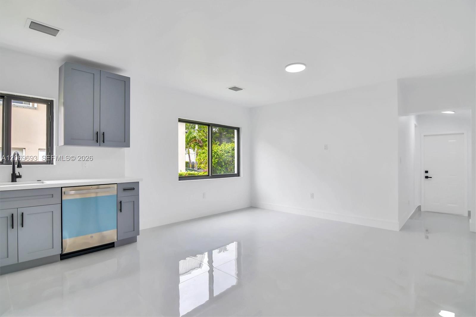 A12069693 Property Photo 7
