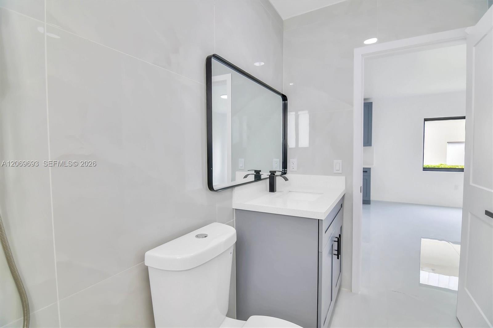 A12069693 Property Photo 10
