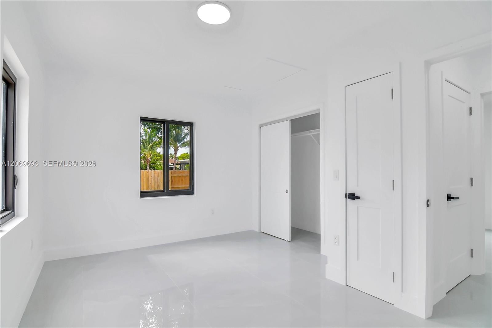 A12069693 Property Photo 12
