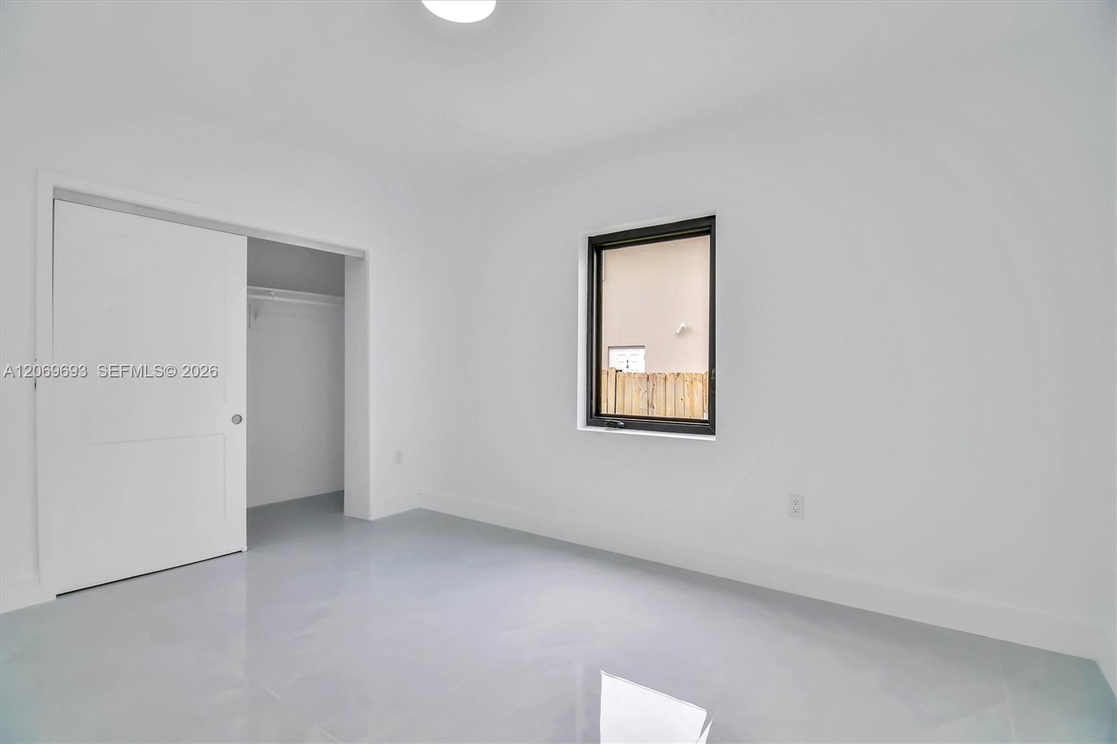 A12069693 Property Photo 17