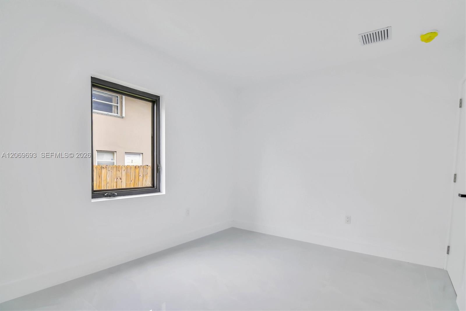 A12069693 Property Photo 18