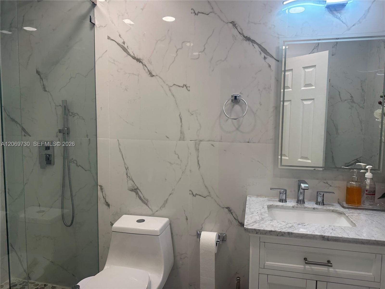 1051 Sw 99th Avenue Property Photo 24