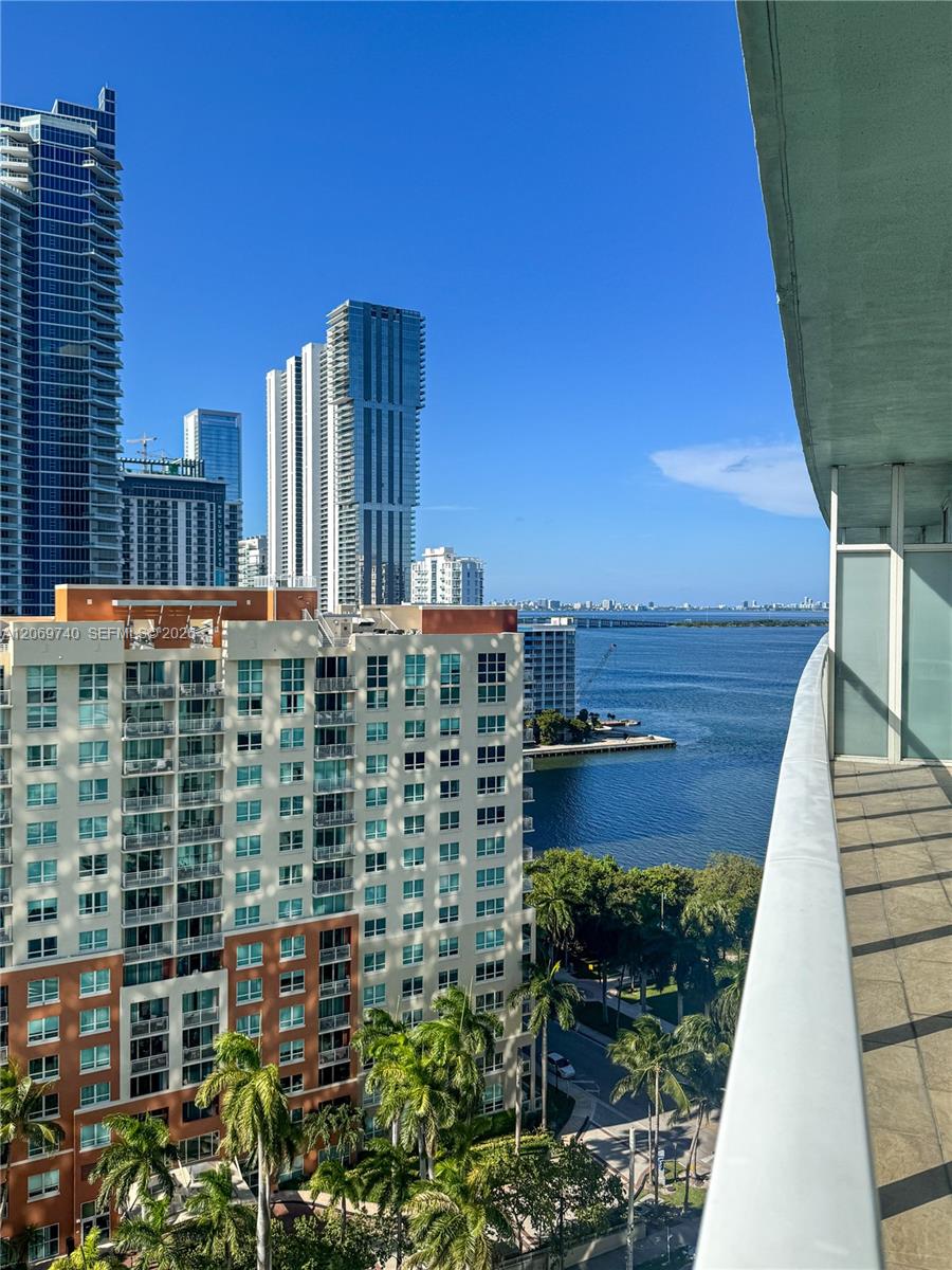 1900 N Bayshore Drive 1618 Property Photo 1