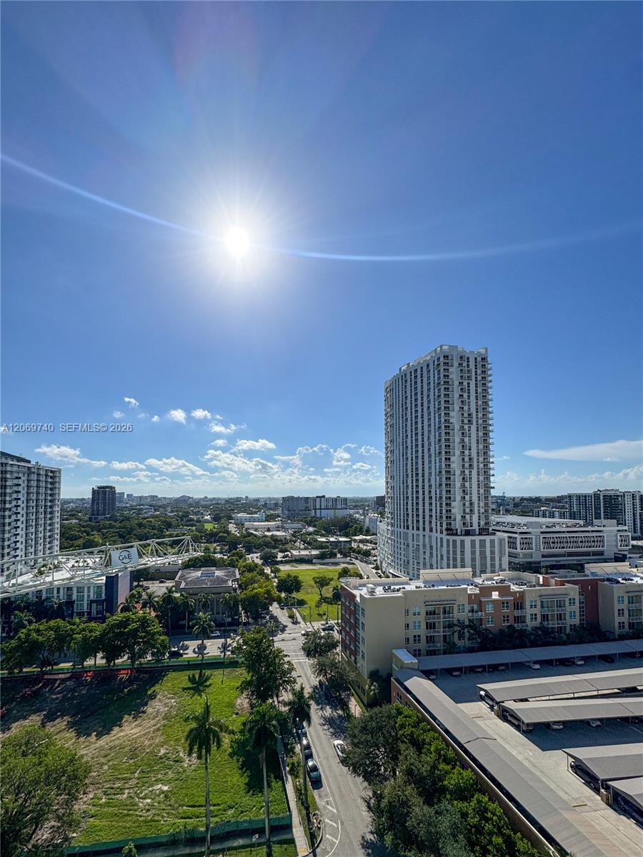 1900 N Bayshore Drive 1618 Property Photo 2