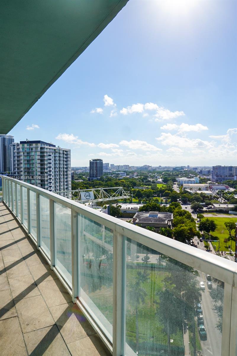 1900 N Bayshore Drive 1618 Property Photo 3