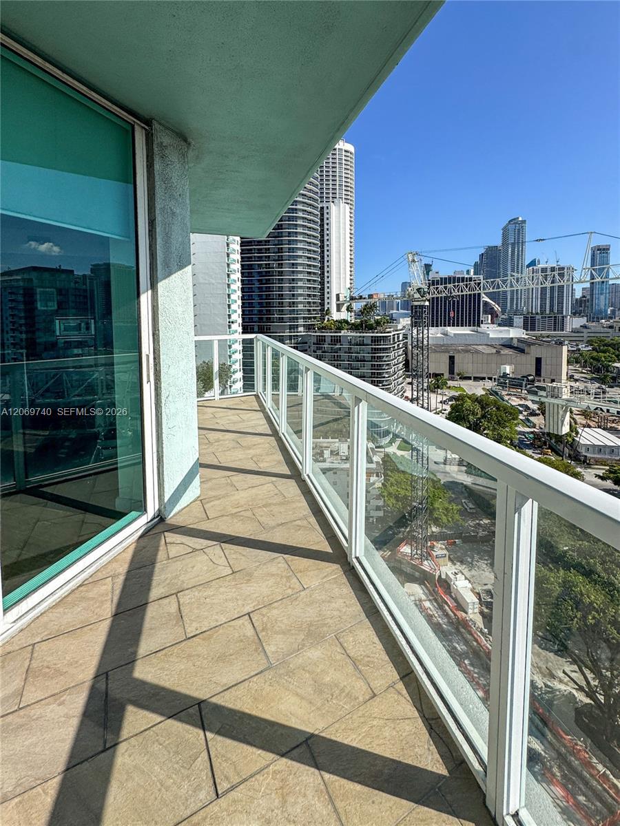 1900 N Bayshore Drive 1618 Property Photo 5