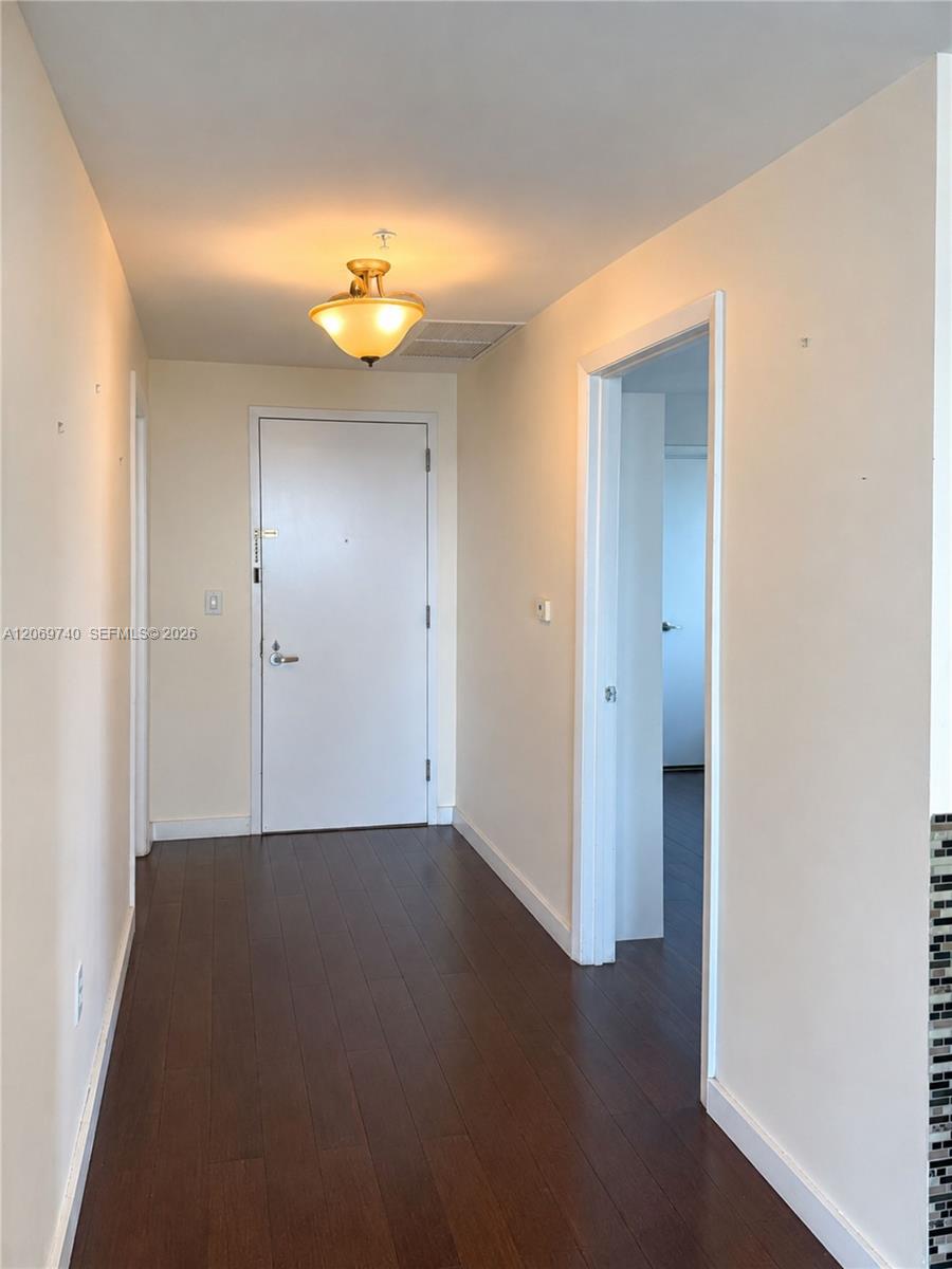 1900 N Bayshore Drive 1618 Property Photo 11
