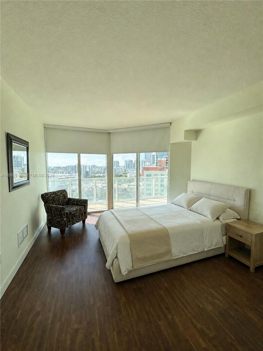 1900 N Bayshore Drive 1618 Property Photo 12