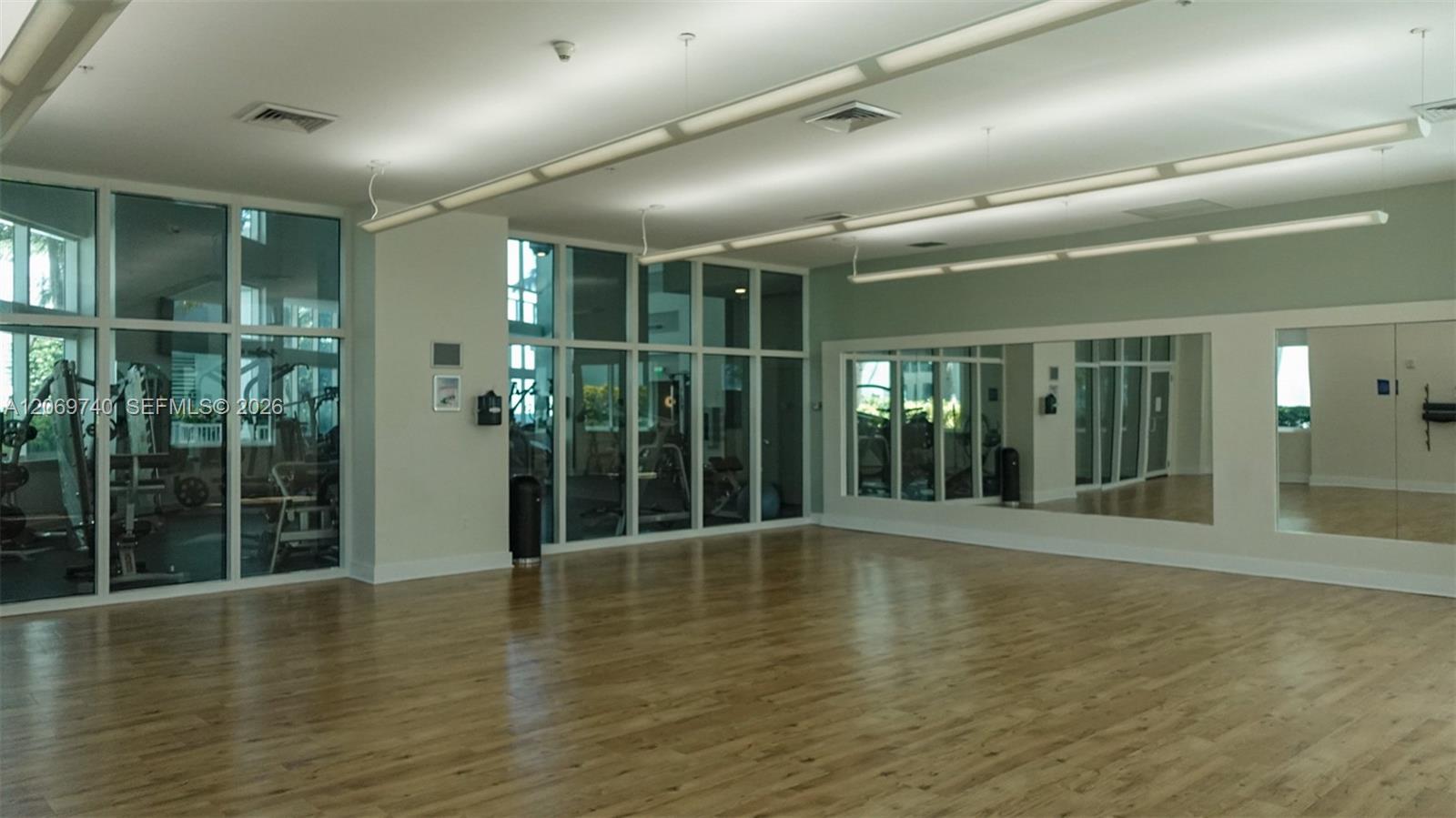 1900 N Bayshore Drive 1618 Property Photo 23