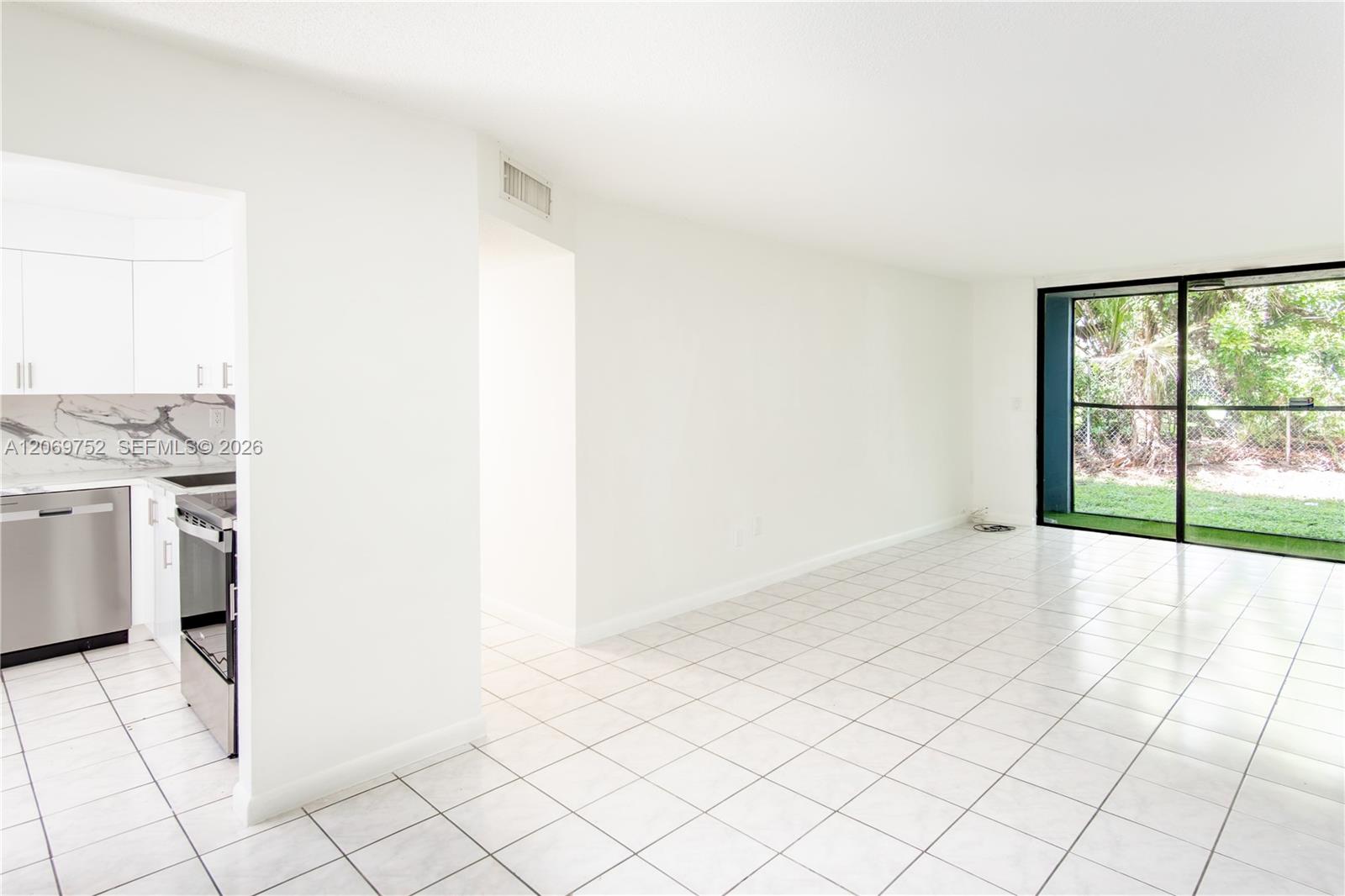 A12069752 Property Photo 3