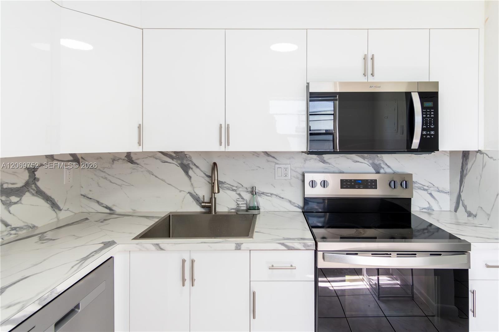 A12069752 Property Photo 5