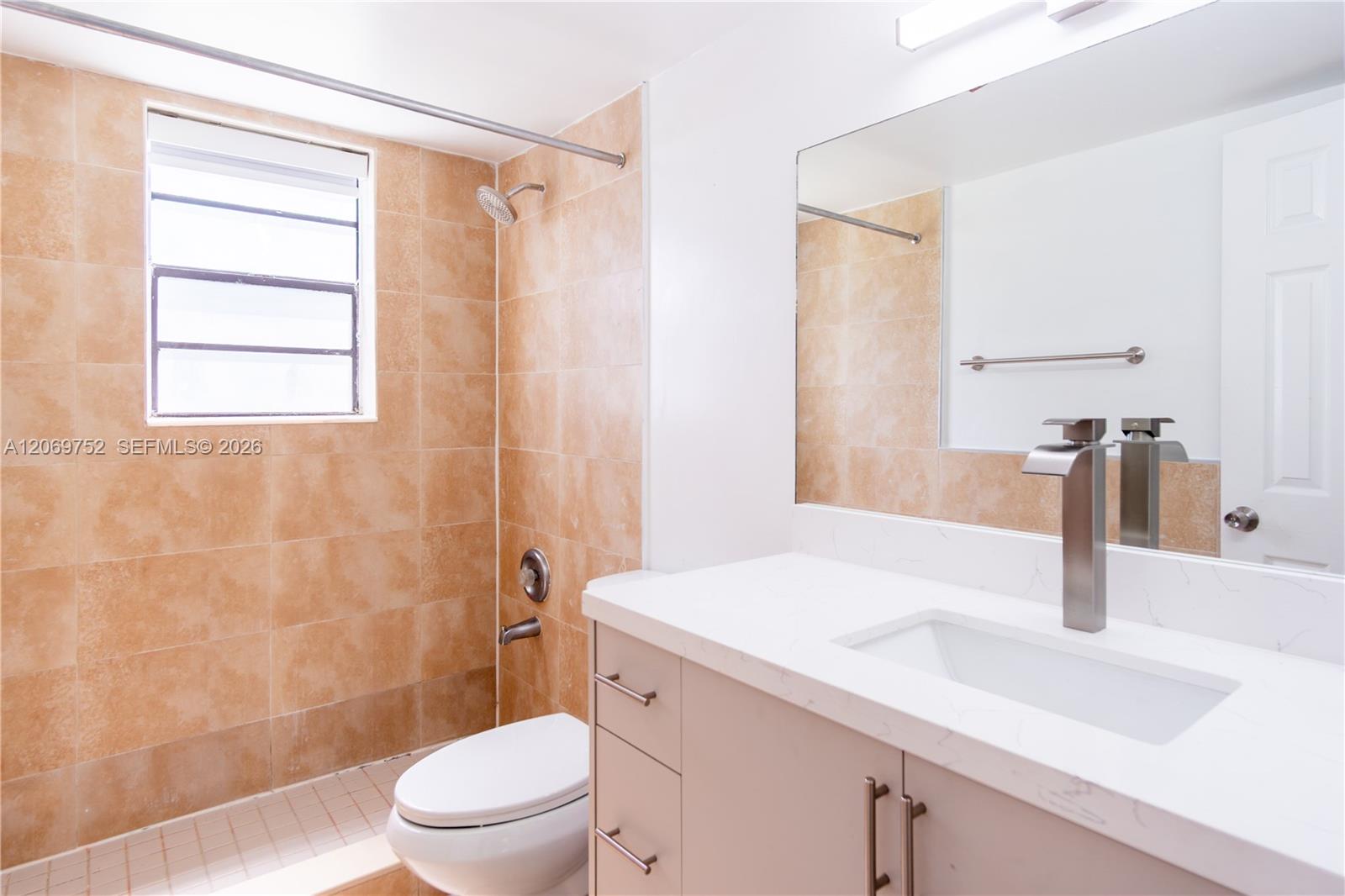 A12069752 Property Photo 8
