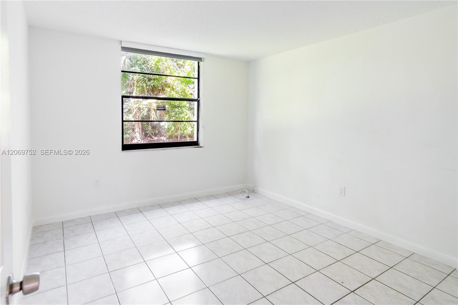 A12069752 Property Photo 9