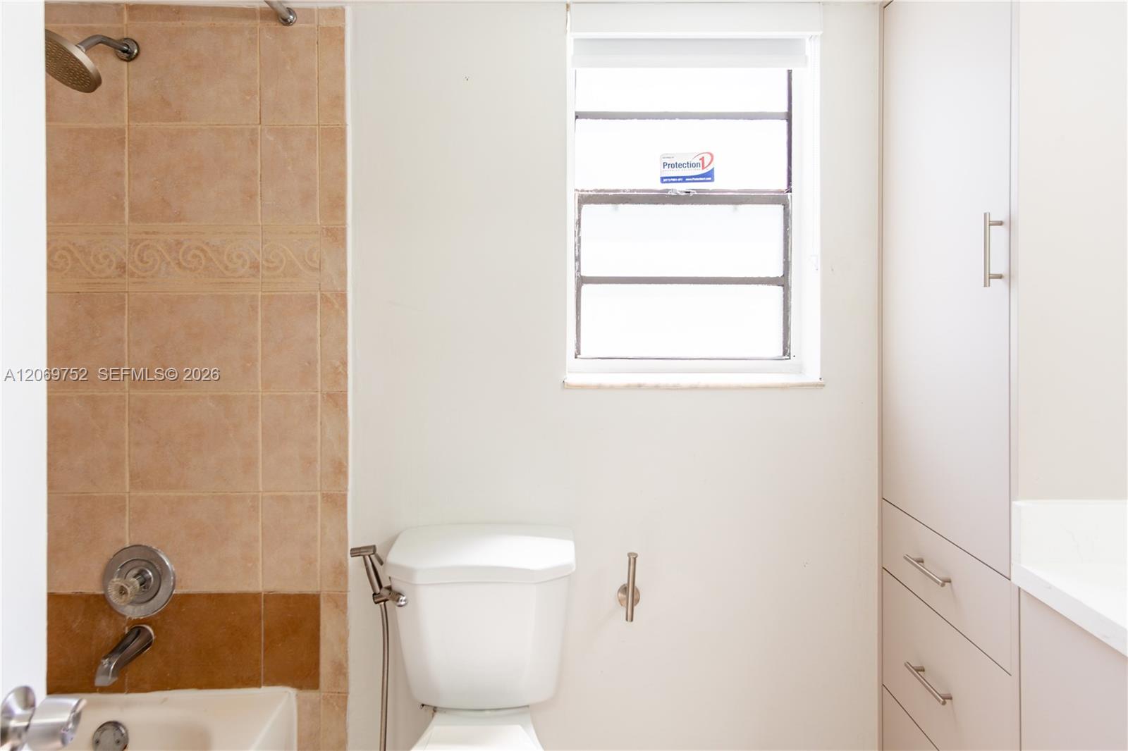 A12069752 Property Photo 15