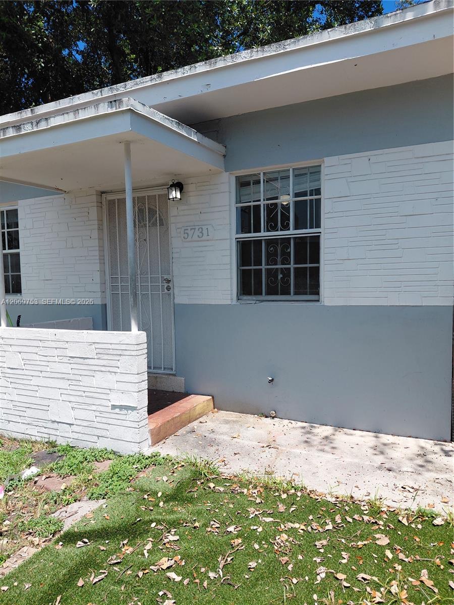 5731 Nw 6th Avenue Property Photo 2