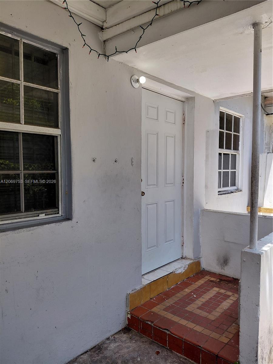 5731 Nw 6th Avenue Property Photo 3