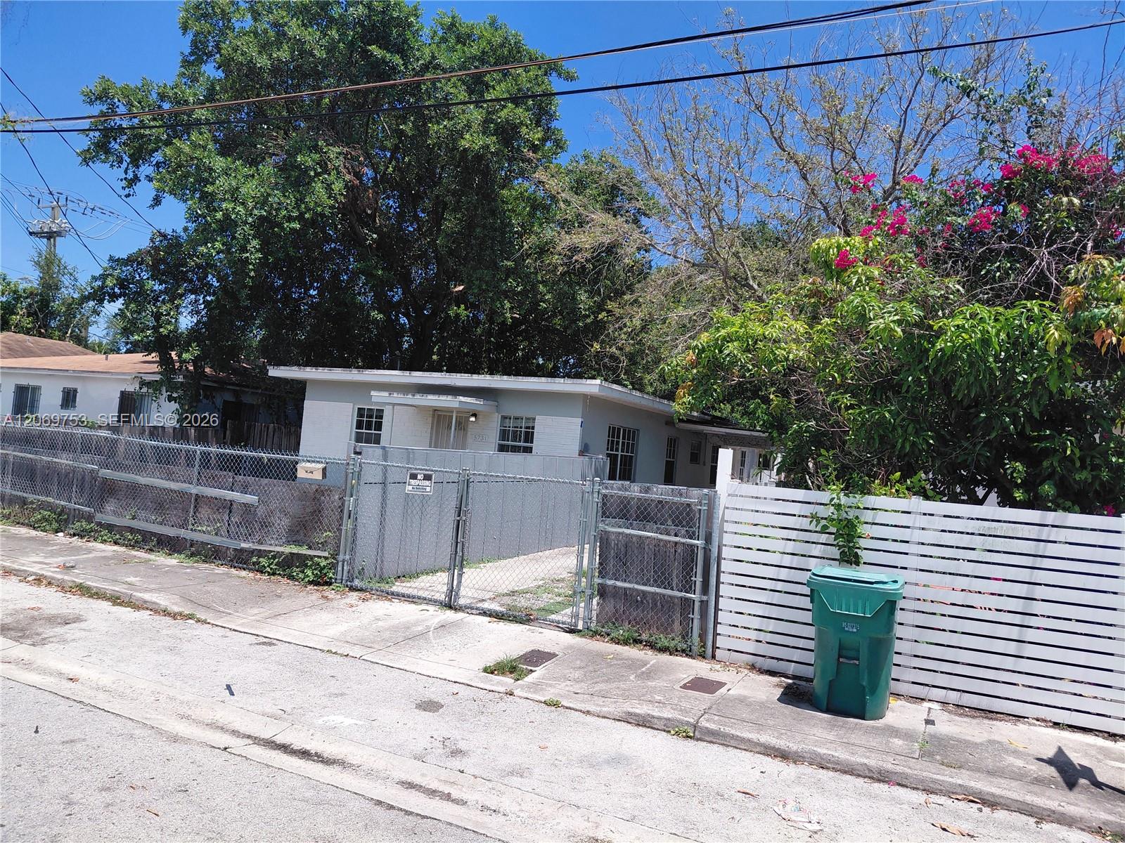 5731 Nw 6th Avenue Property Photo 4