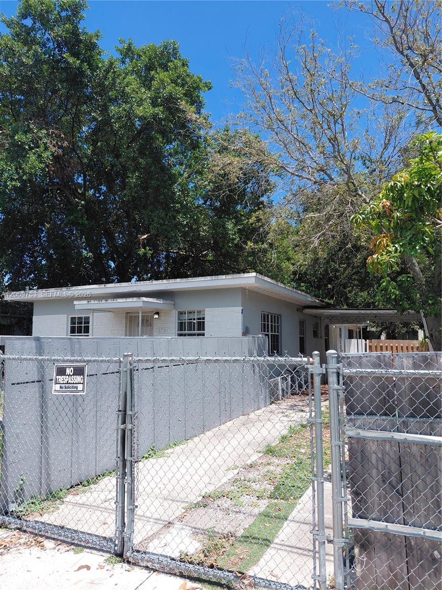 5731 Nw 6th Avenue Property Photo 7