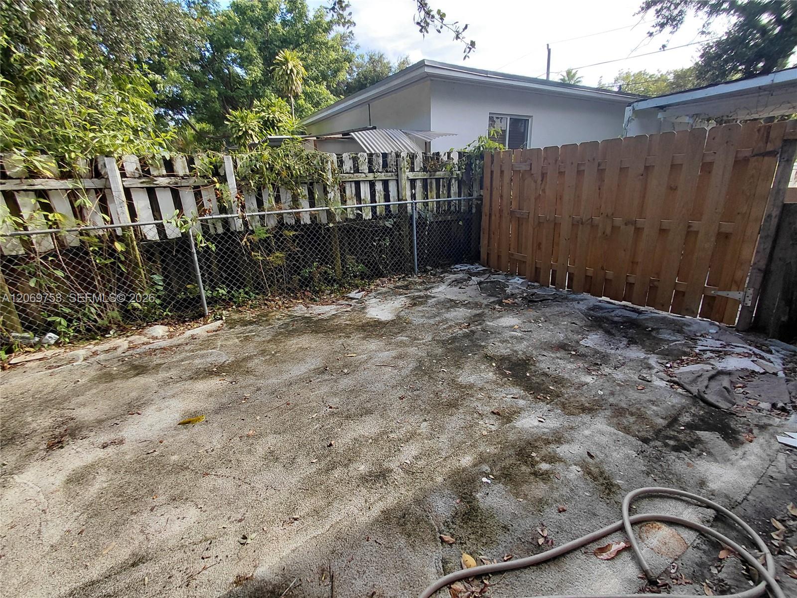 5731 Nw 6th Avenue Property Photo 17