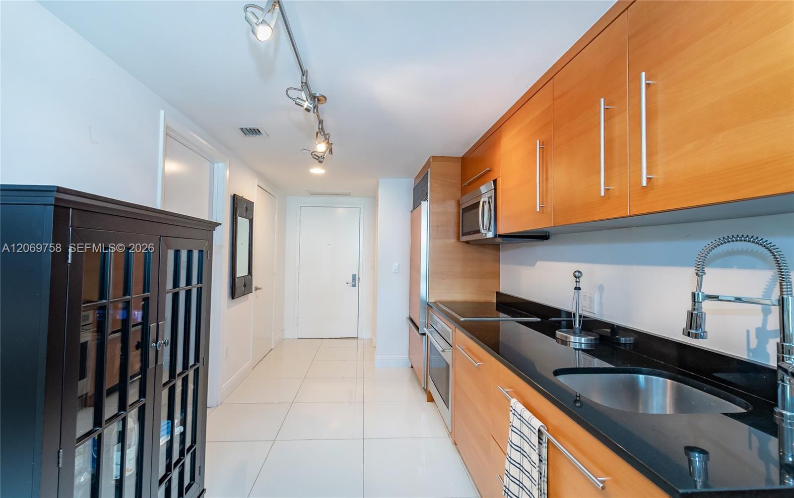 475 Brickell Avenue 2908 Property Photo 11