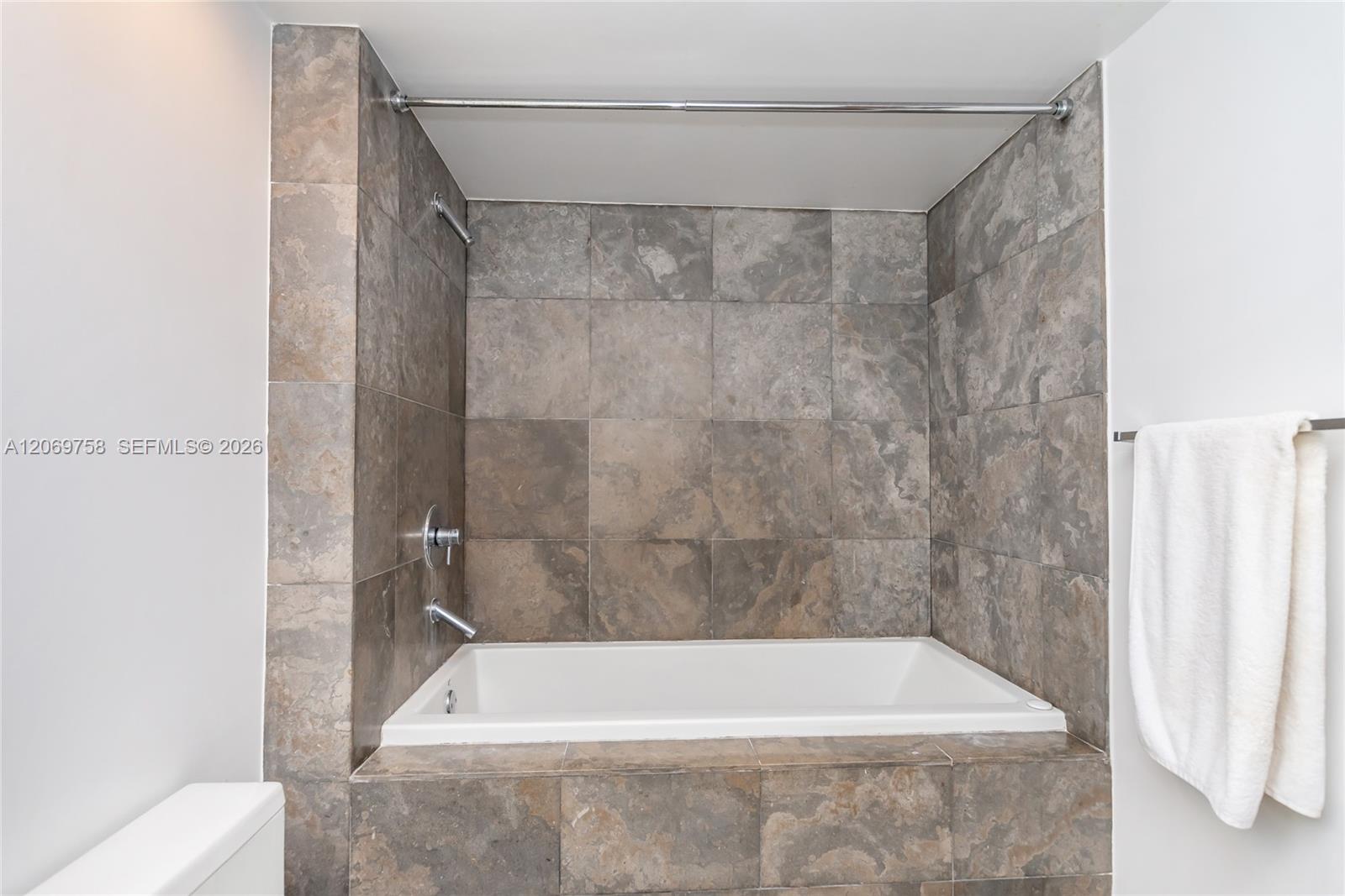 475 Brickell Avenue 2908 Property Photo 15