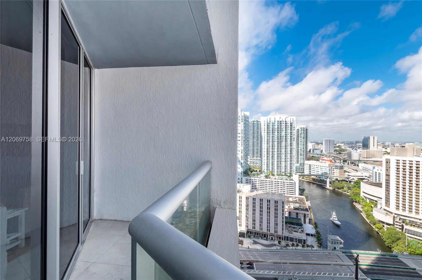 475 Brickell Avenue 2908 Property Photo 17