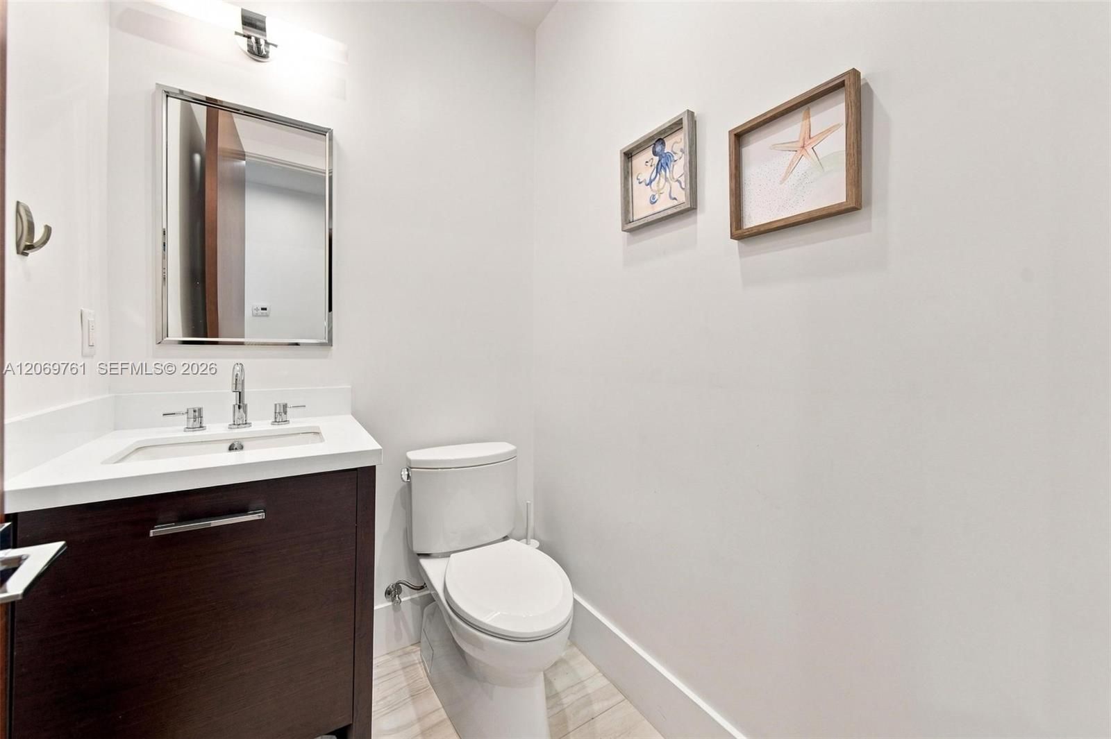 161 Isle Of Venice Drive 202 Property Photo 35