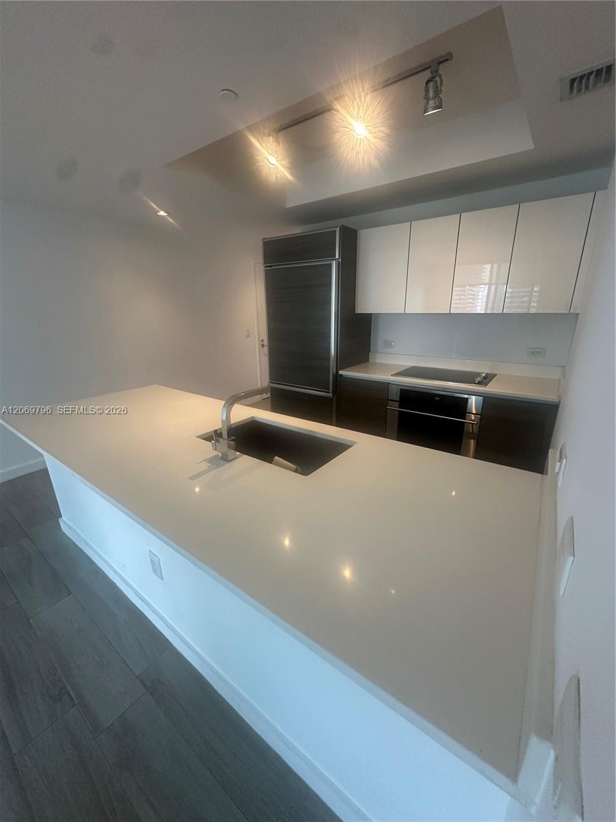 1100 S Miami Avenue 2807 Property Photo 2