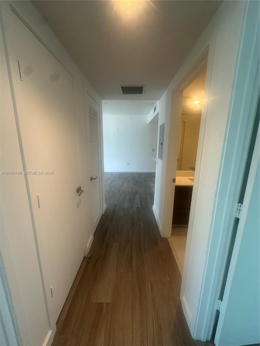 1100 S Miami Avenue 2807 Property Photo 9