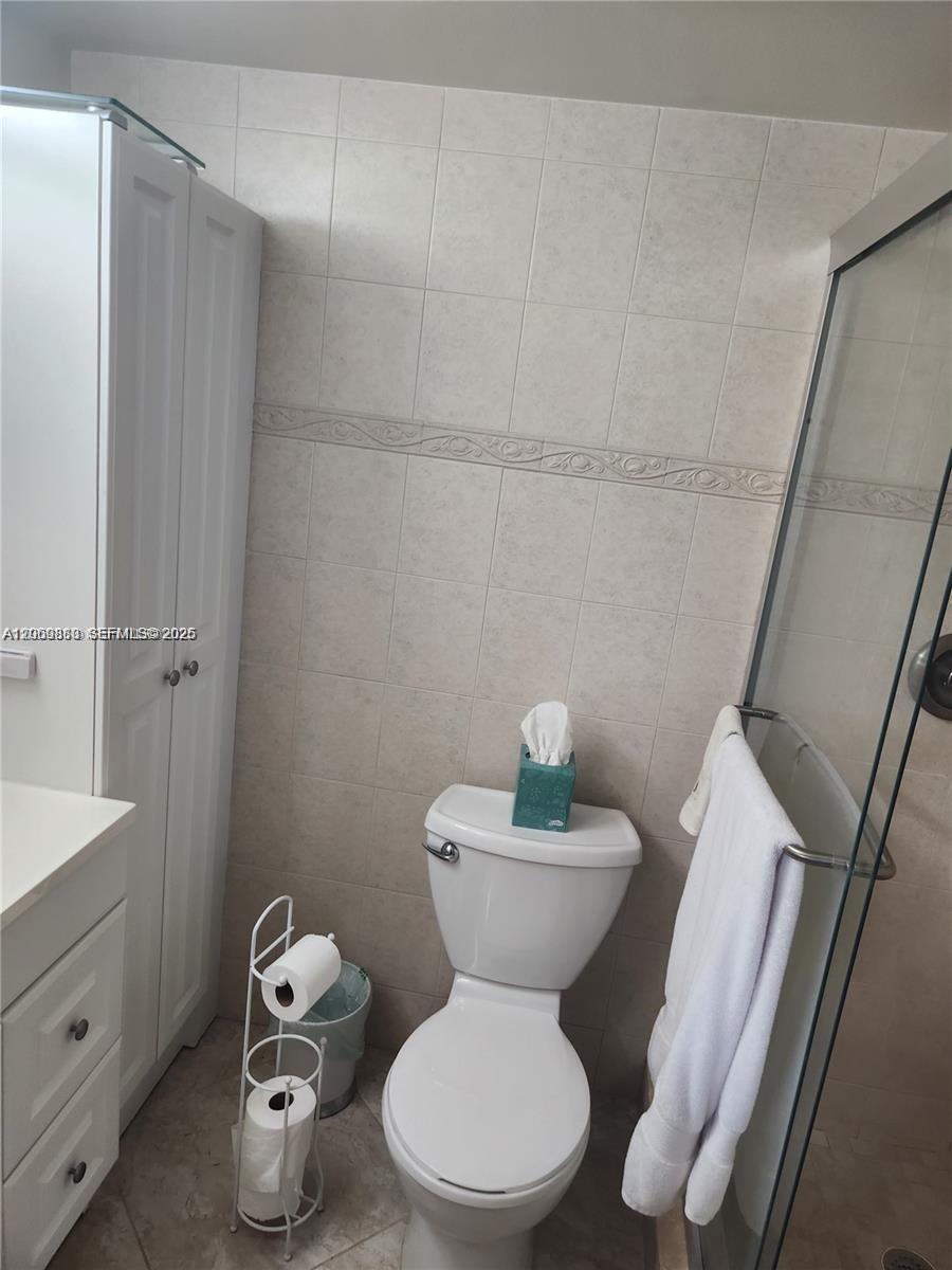 2114 E Cambridge E 2114 Property Photo 14