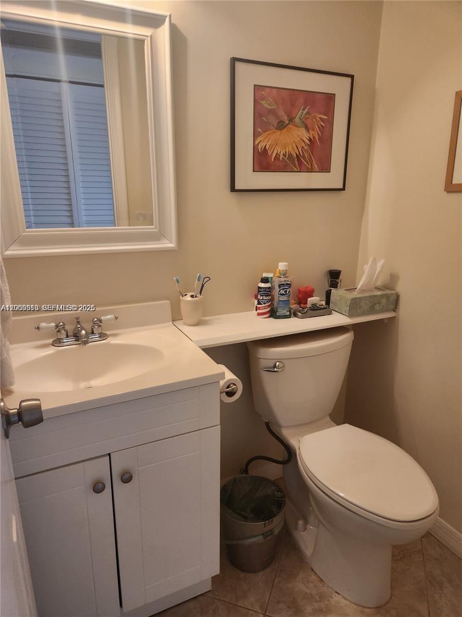 2114 E Cambridge E 2114 Property Photo 20